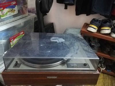 Продам 2 виниловых проигрывателя