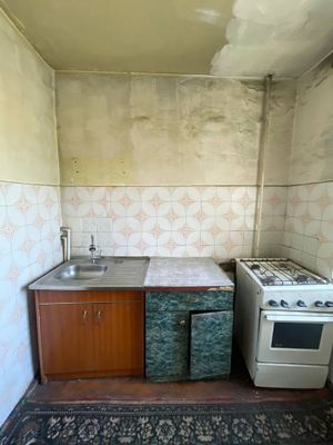 Фаргона шахар киргули срочно 2 хона сотилади