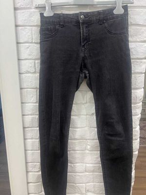 Серые джинсы bershka