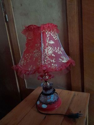 Светильник-ночник в красном цвете