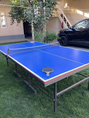 Stol tennis sotiladi