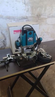 Фрезер Makita 1800