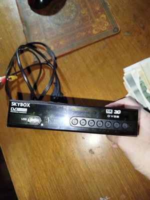 Тюнер SKYBOX , рабочий Российская технология В отличном состоянии Раб