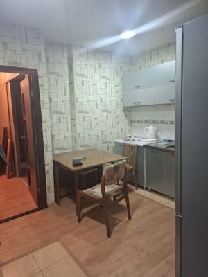 Срочно продаю Юнусабад 18 кв 1в2х/2/4 кирпич галерейка 43 кв.м.