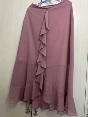 Легкая розовая юбка