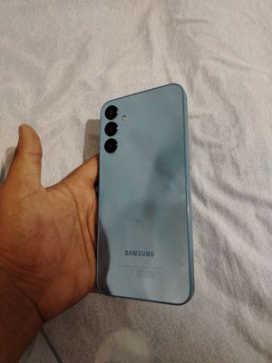 Samsung a15 holati ideal 128/6 aybi yo narxini yana kelishamz narxini