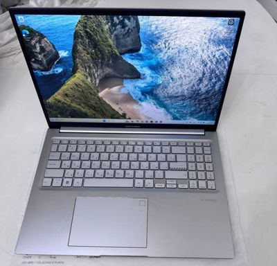 Asus VivoBook 16