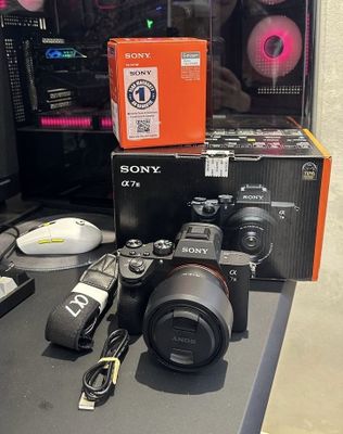 Продам свою почти новую камеру Sony A7 III FE 1.8/50 sdcard + battery