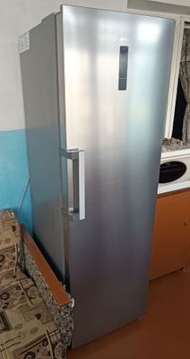 Морозильник Midea Model: MDRU385FZE46