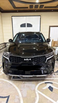 Kia Sorento 3,5motorli eng full pozitsiya 7kishilik yili 2023