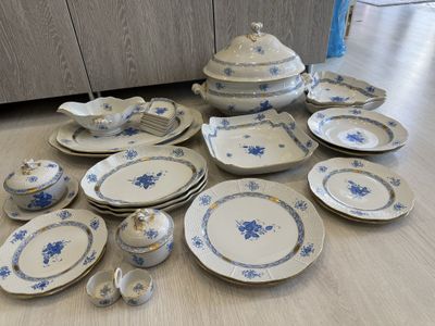 Продается столовый венгерский сервиз на 12 персон