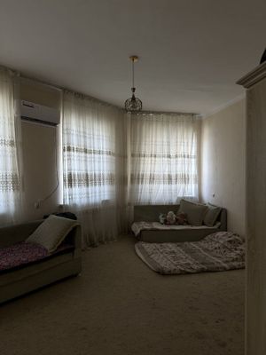 Ищу сожительцу . Факат кизла метро 3 бекат 10 минут