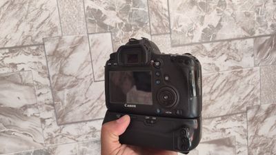 Canon 6D sotiladi
