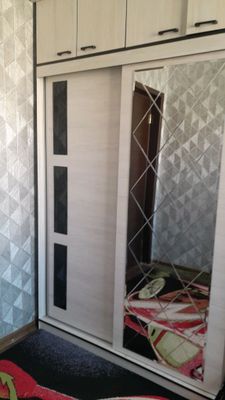 для девочки  есть квартира возле метро
