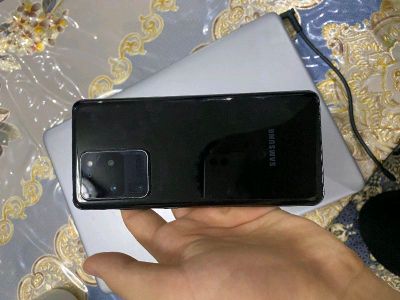 S20 Ultra sotiladi ideal