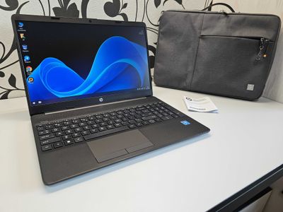 ПРОДАМ HP Laptop 15 /2024 Офисный Ноутбук QuadN4120/4GB/256SSD/15.6"HD