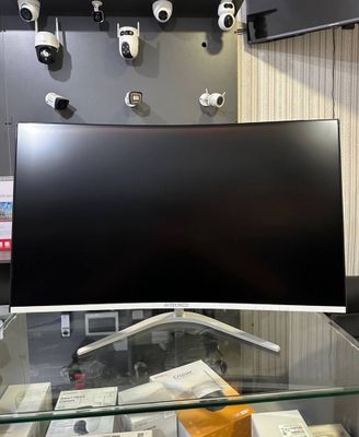 Avtech Pro 32" Curved 165hz