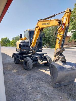 Ekskavator sotiladi
