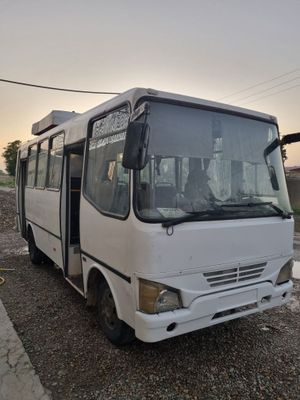 Isuzu avtobus sotiladi