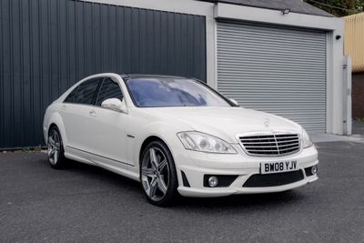 W221 mercedes benz s63 AMG