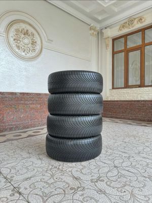 Michelin balon sotiladi 235/55/17