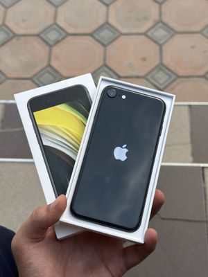 iPhone SE 2020.