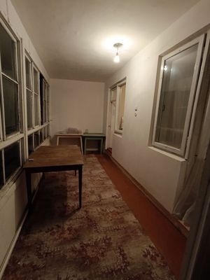 Чирчик аренда 2 ком квартира в 8 мкр 4 этаж