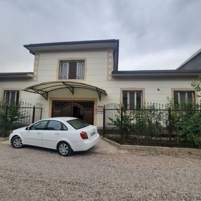 Ikki etajli Hovli Salarda