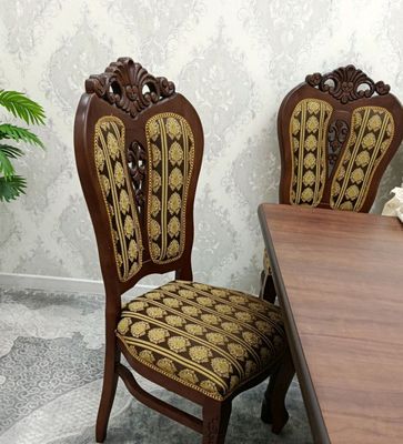 продаётся стол и 12стульев