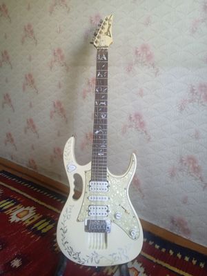 ibanez gitara srochni sotiladi