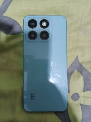 ZTE почти янги телефон