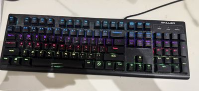 Игровая клавиатура: Sharkoon Skiller с подстветкой