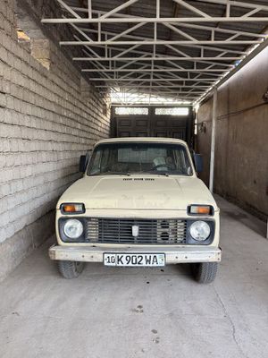 Nivaa moshina pritsepi bilan