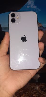 iPhone 11 holati yaxshi srochni sotiladi.