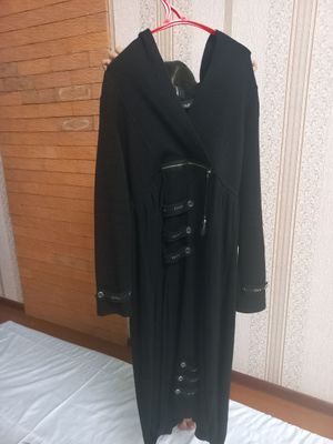 yahwi holatda kiyimla sotiladi