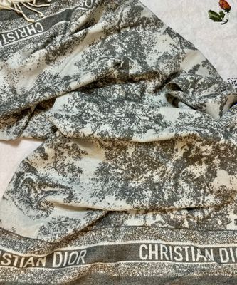 Yengi Christian Dior sharflari , arzon narxda