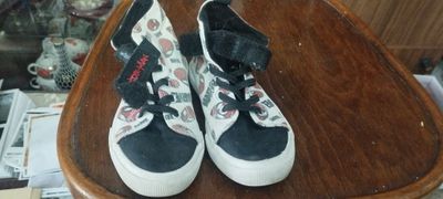 Продаются кеды человек паук