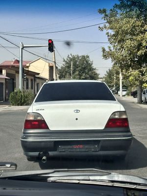 Продаю нексию 1