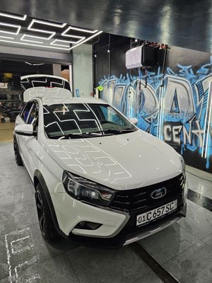 Lada Vesta SW Cross Luxe multimedia