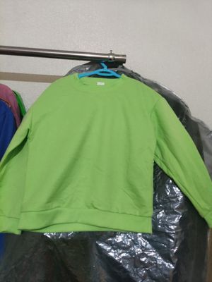 futbolka yengi uzun.....razmer..110 dan 170 gacha