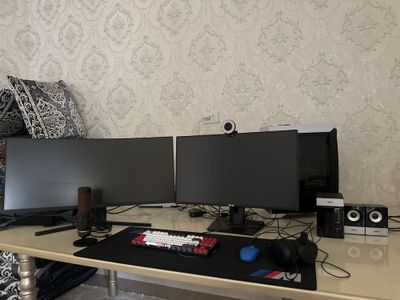 RABOCHIY STOL FULL KOMPLEKT kompyuter + 2ta monitor