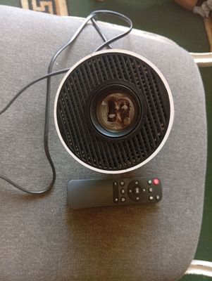 LCD projektori sotiladi