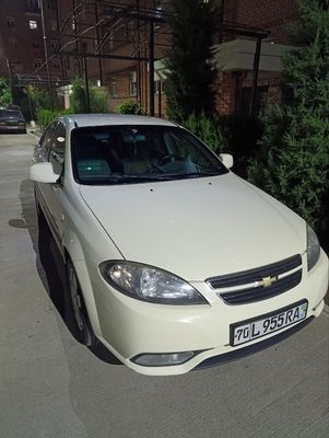 Gentra sotiladi.