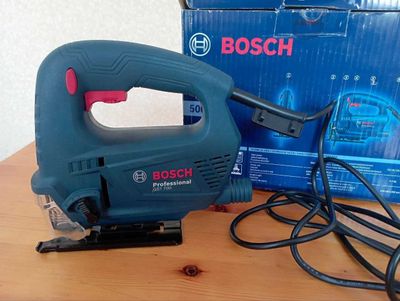 Электролобзик Bosch GST 700 500W