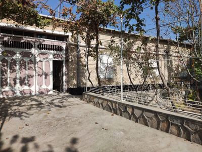 Buxoro vil Vobkent tum Soʻfidehqon qishlogʻidagi hovli sotiladi.