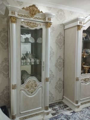 Продается мебел для зала.Пенол тройка +стол на 2.70/1.20 отличном сост