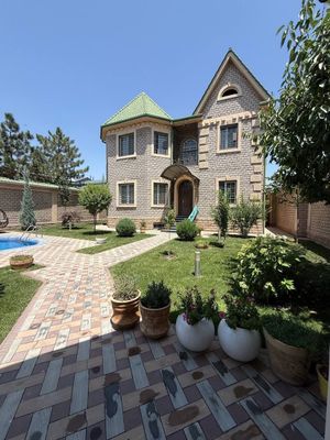 Продается Евро дом на Центре Луначарского