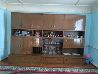 стенка лакированный