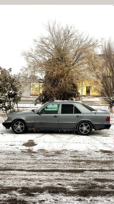 Мерседес W124 . .