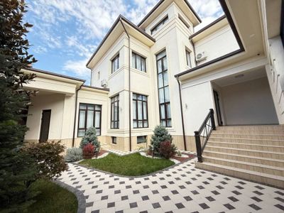 ПРОДАЕТСЯ ДОМ на Центр Луначарский 4 соток